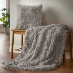 Catherine Lansfield Cuddly Deep Pile Throw 34 Catherine Lansfield Cuddly Deep Pile Throw -Online Home Furnishings 30353962 alt02