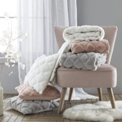 Catherine Lansfield Cosy Diamond 130cm X 170cm Throw 32 Catherine Lansfield Cosy Diamond 130cm X 170cm Throw -Online Home Furnishings 30812047 alt03