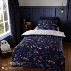 Harry Potter Doodle Duvet Cover And Pillowcase Set 31 Harry Potter Doodle Duvet Cover And Pillowcase Set -Online Home Furnishings 30826713 alt02