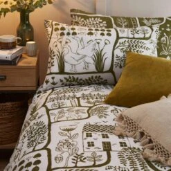 Furn. Frida Duvet Cover & Pillowcase Set 28 Furn. Frida Duvet Cover & Pillowcase Set -Online Home Furnishings 30853863 alt01