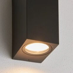 Lamont Outdoor Wall Light -Online Home Furnishings 30866400 alt03