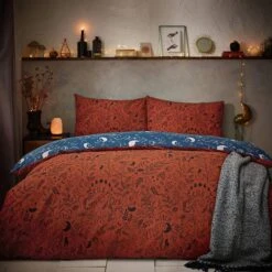 Furn. Witchy Vibes Duvet Cover And Pillowcase Set Rust 33 Furn. Witchy Vibes Duvet Cover And Pillowcase Set Rust -Online Home Furnishings 30877041 alt03