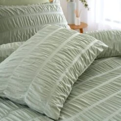 Catherine Lansfield Seersucker Reversible Duvet Cover & Pillowcase Set -Online Home Furnishings 30892710 alt01