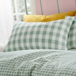 Catherine Lansfield Seersucker Gingham Check Duvet Cover & Pillowcase Set -Online Home Furnishings 30892715 alt02