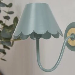 Remi Scalloped Wall Light -Online Home Furnishings 30898680 alt02