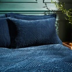 Haisley Geometric Duvet Cover And Pillowcase Set 31 Haisley Geometric Duvet Cover And Pillowcase Set -Online Home Furnishings 30902526 alt01