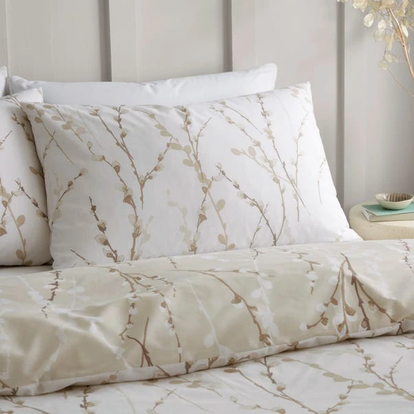 Belle Floral Duvet Cover And Pillowcase Set 6 Belle Floral Duvet Cover And Pillowcase Set - Image 4