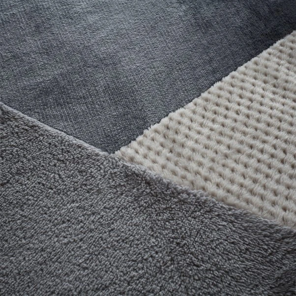 Catherine Lansfield Cosy Larsson Geo Fleece Duvet Cover And Pillowcase Set 20 Catherine Lansfield Cosy Larsson Geo Fleece Duvet Cover And Pillowcase Set - Image 18