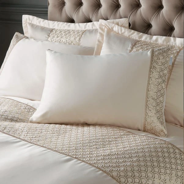 Catherine Lansfield Deco Sequin Duvet Cover And Pillowcase Set 4 Catherine Lansfield Deco Sequin Duvet Cover And Pillowcase Set - Image 2