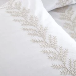 Bianca Embroidery Leaf Duvet Cover And Pillowcase Set 29 Bianca Embroidery Leaf Duvet Cover And Pillowcase Set -Online Home Furnishings 30963001 alt04